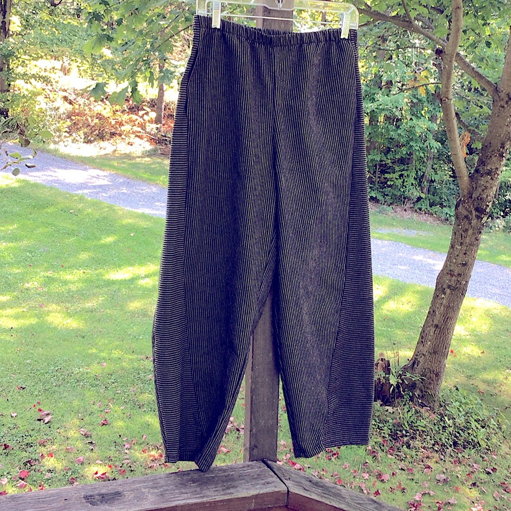 Lisa Bayne striped lantern pants black and brown, high waist, with pockets.